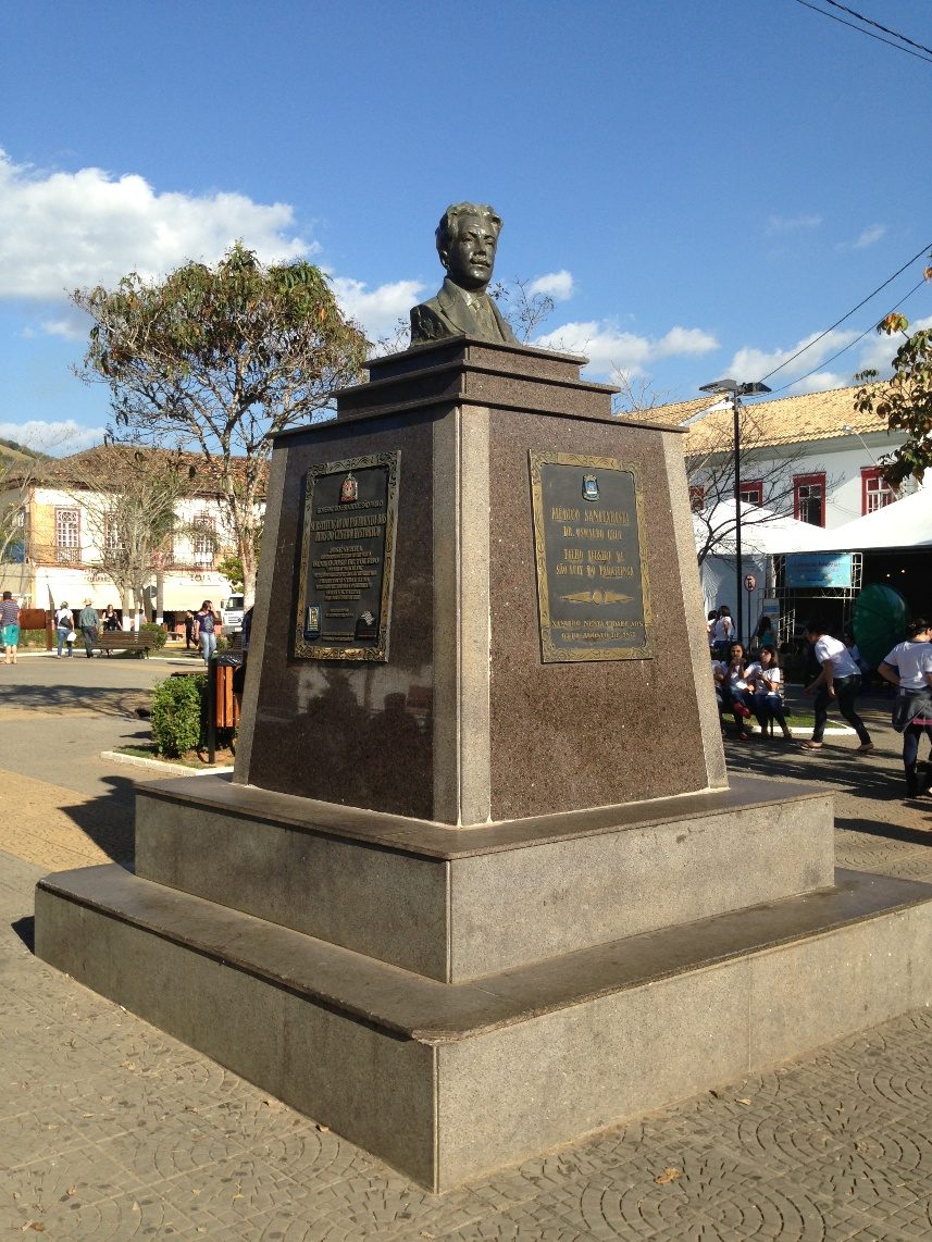 Oswaldo Cruz's bust (9).JPG
